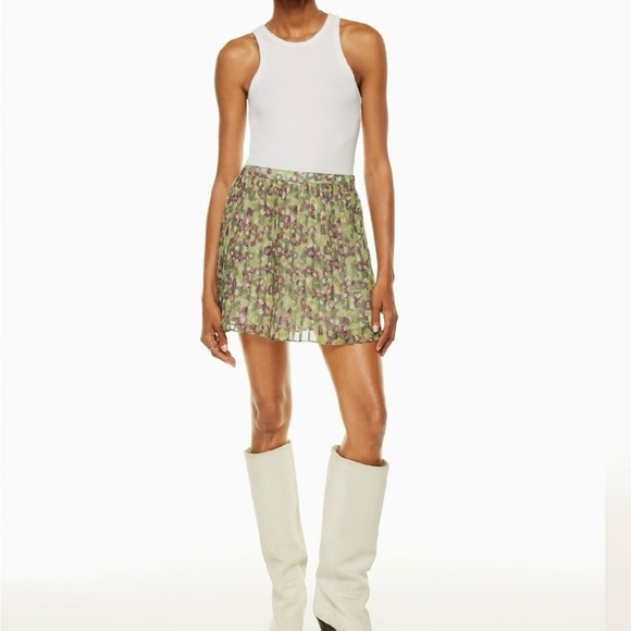 Wilfred Dresses & Skirts - Wilfred Twirl Pleated Floral Mini Skirt size 2